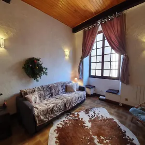 Un Studio, Histoire : Le Palais Gubernatis. Appartement
