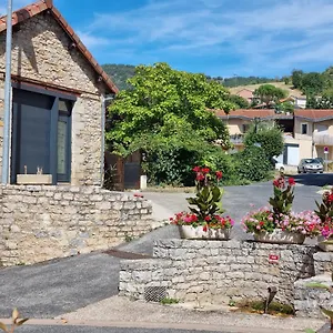 Fontaine Vieille Maison d'hôtes Saint-Georges-de-Luzençon